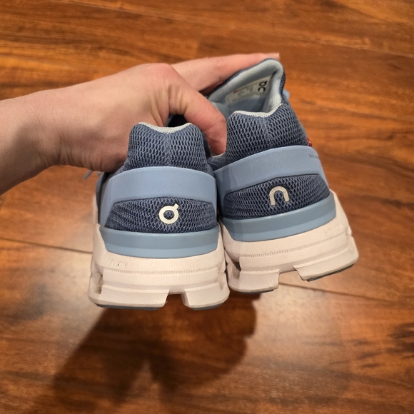 ON RUNNING Cloudswift Women's Size 10 Lake/Sky - Picture 7 of 13
